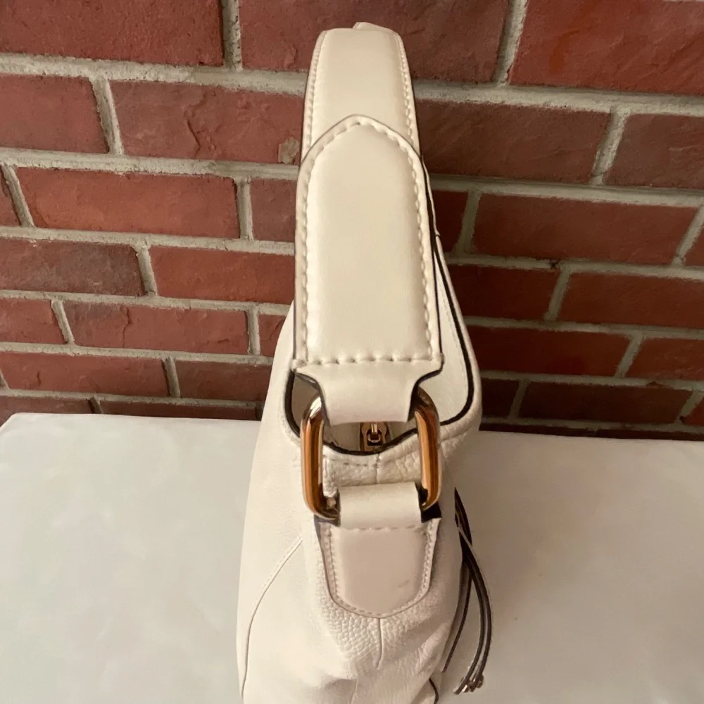 NWT Michael Kors Evie Light Cream Leather Hobo Shoulder Bag NEW